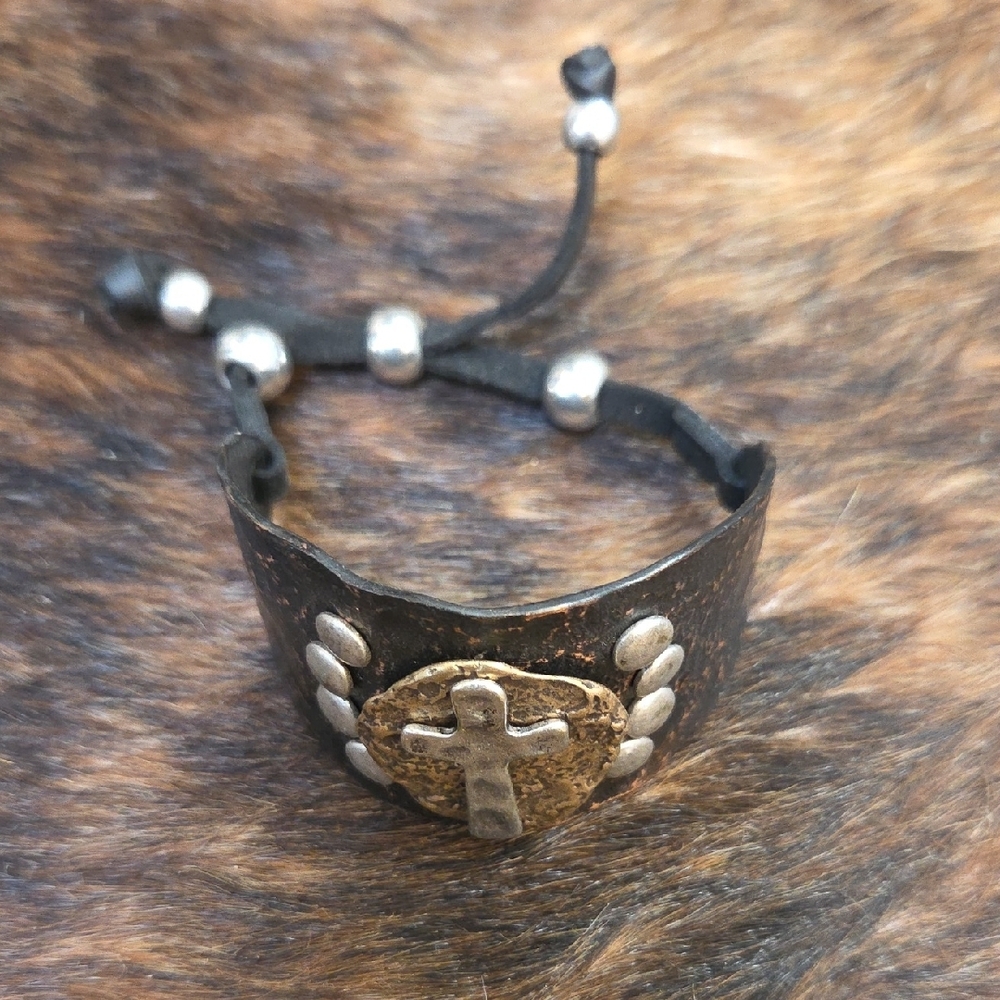 Black and Silver Cross Bracelet - Picture 3 of 4
